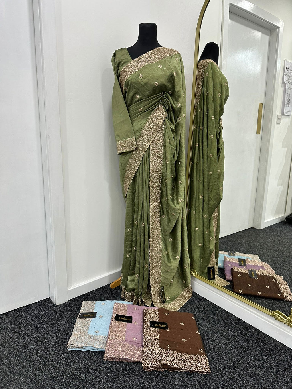 Zarnish Embroidered Saree