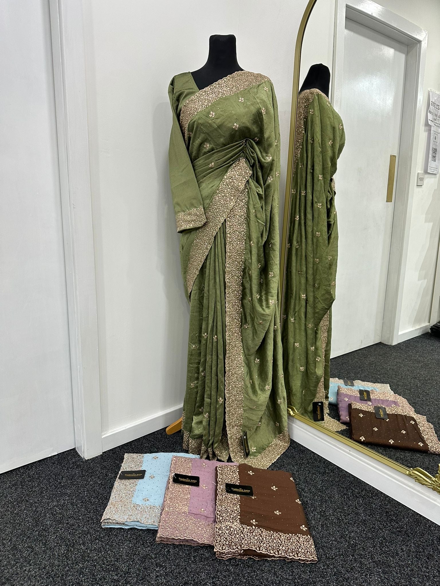 Zarnish Embroidered Saree