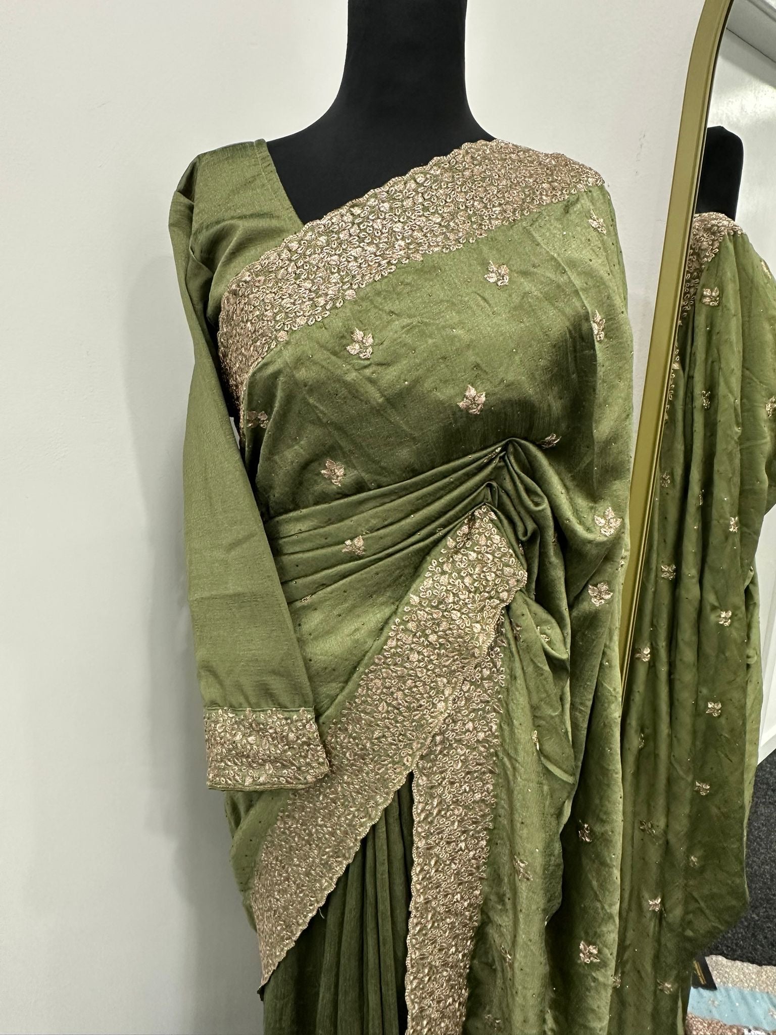 Zarnish Embroidered Saree